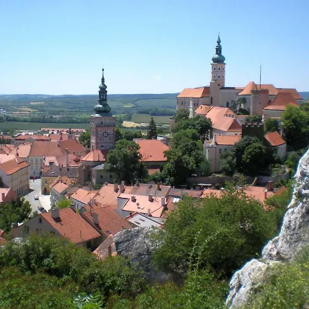 Apartmanek Patricie Room With Kitchenette Suitable For 2 Adults And 2 Children Mikulov Exterior photo